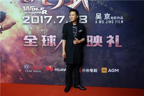 吴京为拍开场长镜头「拼命」 张翰自夸内心很爷们