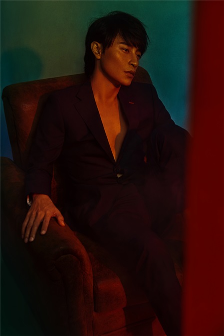 陈志朋露骨西装魅惑来袭 纯黑玩转熟男魅力