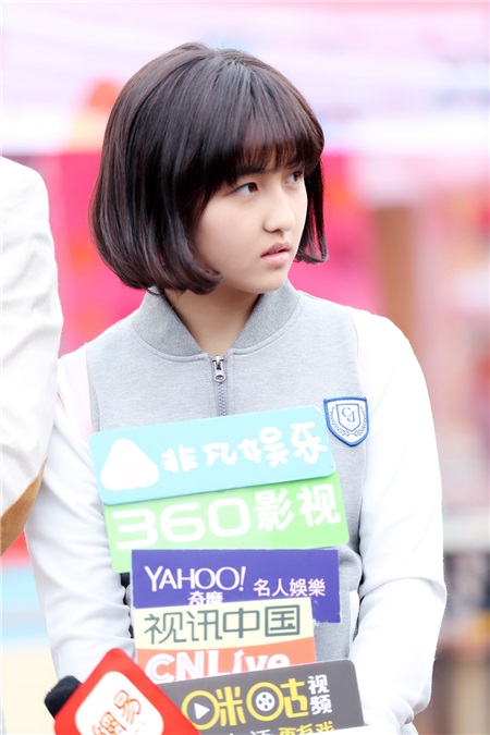 《少年时代》迎百人探班 TFBOYS薛之谦「棒球力」秀翻全场