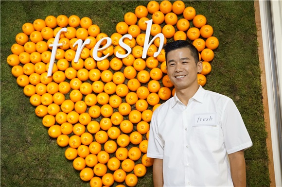 林海峰、林熙蕾、曾昭怡等出席Fresh 25周年传《爱》支票递交仪式及酒会