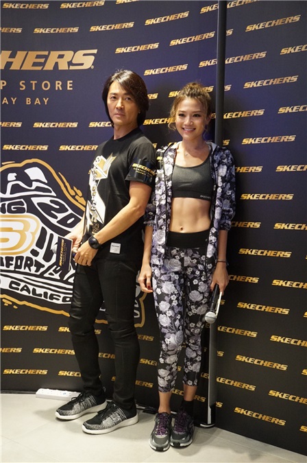 郑伊健与周秀娜出席《SKECHERS旗舰店开幕》