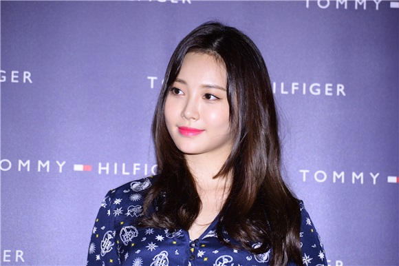 孙太英、婑斌、Yura、Vivian出席品牌活动