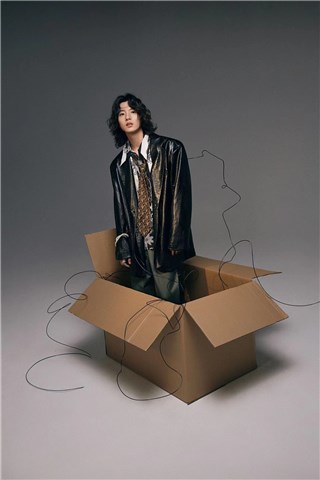 纸箱大片！阿煜怪诞时尚双生设定酷感满分