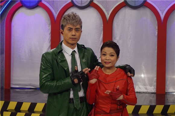 〈Yes 香港现场〉TVB综艺《千奇百趣》新一季开播 多两位美女主持人开心