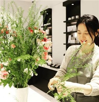 李英爱10岁龙凤胎曝光！女儿身高逼近妈妈神复刻气质五官