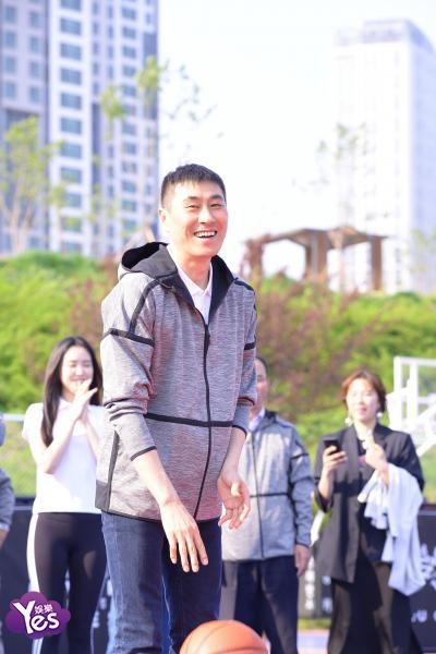 〈Yes 首尔现场〉Apink孙娜恩参加Adidas公益活动 一身运动劲装打篮球