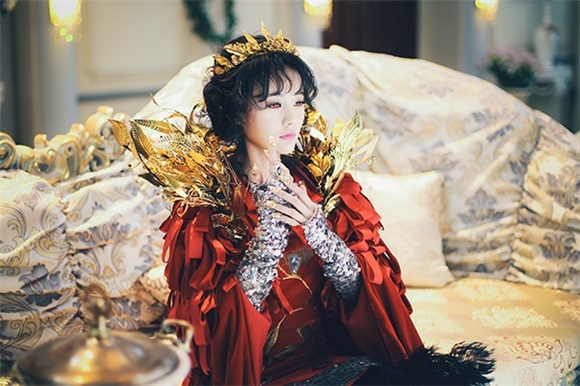 《半妖倾城》玩转二次元 陈紫函魅惑直逼范冰冰