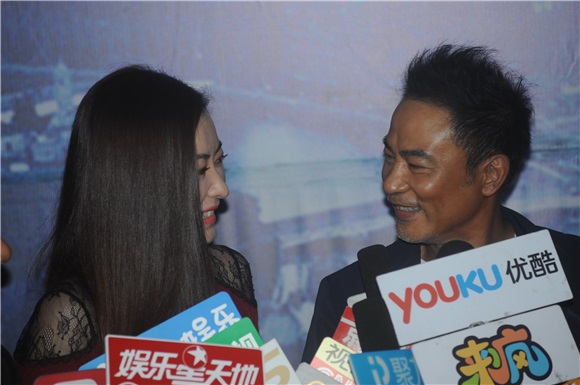 奥兰多抵沪自称吃货 昆凌未向周董报备感情戏