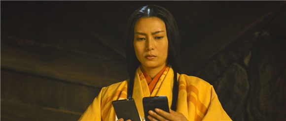 柴崎幸是原始人？  如古代穿越不知「智慧手机」