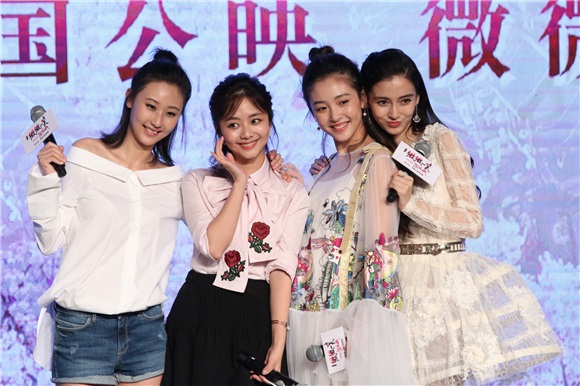 〈Yes北京现场〉百变女神Angelababy美出新高度 完美演绎学霸女游神贝微微