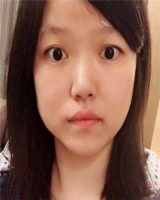 着名歌唱家、青年歌手、演员崔欢丽