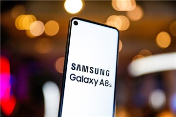 三星Galaxy A8s