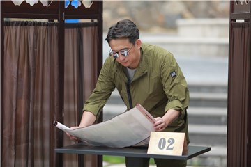黄磊在“文物智力竞赛”中