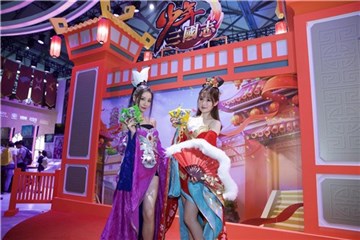 游族《少年三国志》coser和康师傅香爆脆