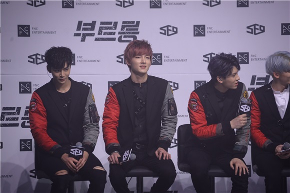 SF9举办回归ShowCase