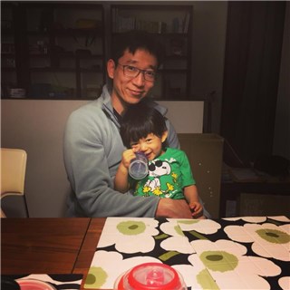 隋棠一家人用餐 儿子就是只想喂妈妈吃