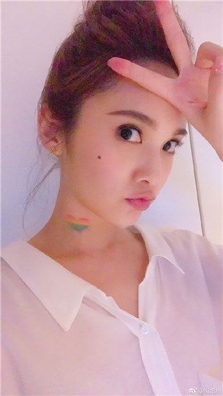 杨丞琳力挺同志 歌坛八大天后合唱 we are one
