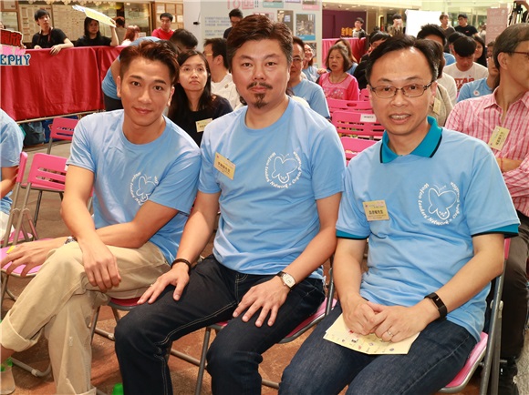 邓丽欣吴卓羲参加《延.亮爱FUN享日》活动