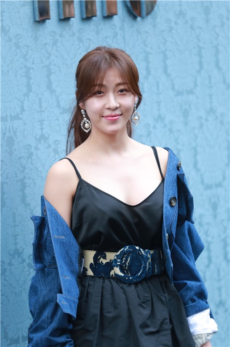 少女时代Tiffany、韩孝周、李洙赫等出席某品牌店开业纪念活动
