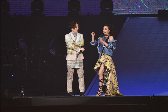 林宥嘉举办演唱会 蔡依林现身当嘉宾