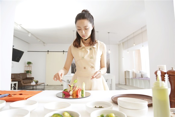 《三餐物语》开启美食之旅 王培祎分饰两角打造味蕾盛宴