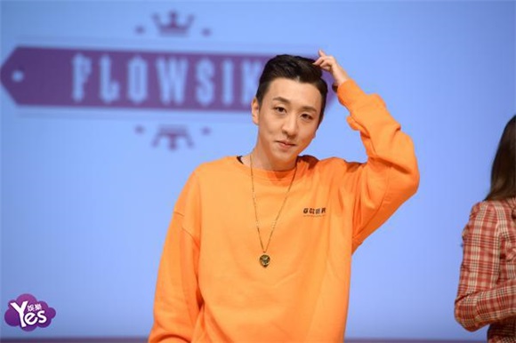 〈Yes 首尔现场〉饶舌歌手FLOWSIK举办SHOWCASE 劲歌热舞嗨翻全场