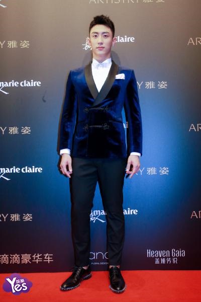 易烊千玺杨幂唐嫣Angelababy刘亦菲等出席嘉人盛典