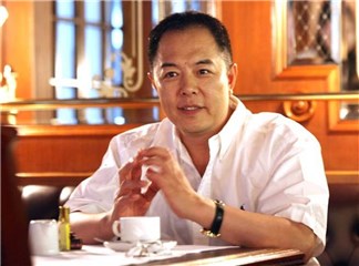 「皇阿玛」张铁林爆在英确诊新冠肺炎？ 经纪人不忍了发声辟谣