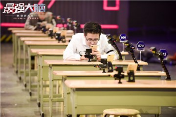 选手在紧张的作答中