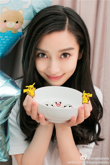 Angelababy油头露脸愿大家节日团圆