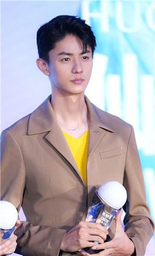 刘畅亮相wonderland仙境之夜  获年度潜力男演员
