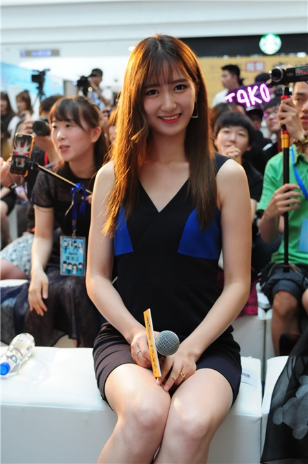 《贴身校花》粉丝见面会 SNH48萌妹子携朱元冰、赵顺然大玩自拍