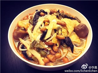 真夜宵！李晨深夜晒爱心面条 网友：冰冰做的？