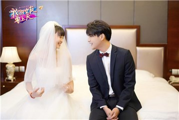 男主角高冷(张思帆)与女主角酒九九(虞朗饰)
