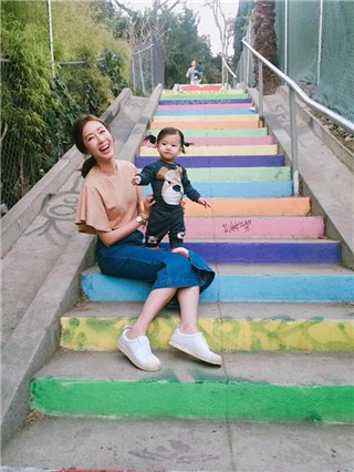 隋棠正式宣布有了自己的服饰品牌 希望女儿未来也能追寻梦想
