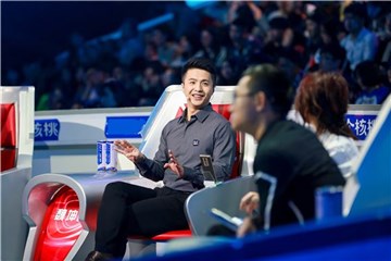 大家安静一下,听我说