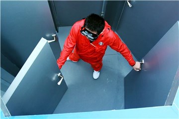 “迷宫行者”鲍橒