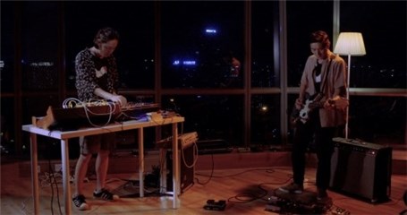 花伦亮相《大象房间》首度表演《坏孩子的天空》