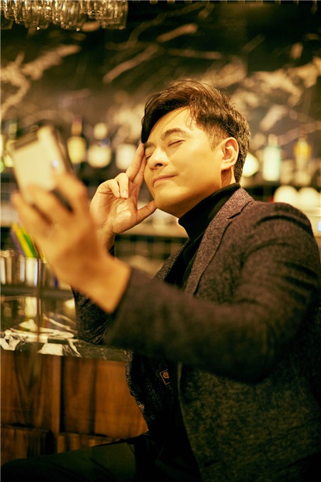 陈龙暖冬写真曝光 时尚小叔变暖眸佛系演员