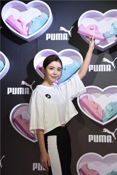 李毓芬出席运动品牌旗舰店开幕活动