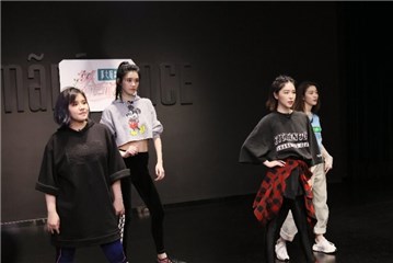 阚清子C位出道
