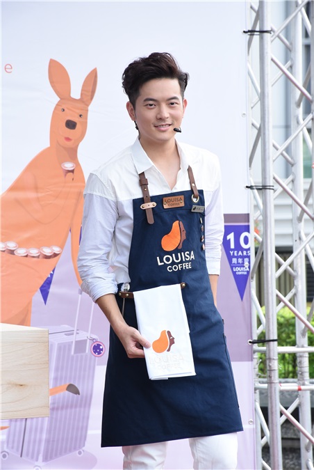 宥胜出席《LOUISA路易莎咖啡》十周年庆新品发表会