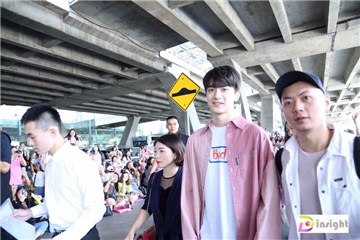 林一现身泰国见面会 人气爆棚尽显羞涩反差萌