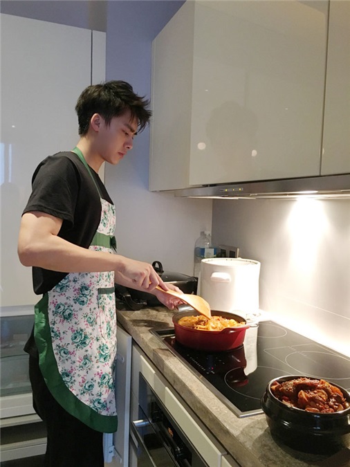 李易峰晒厨艺享受生活获赞 粉丝直呼:想嫁
