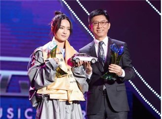 东方风云榜音乐盛典众星齐聚 周笔畅、刘惜君获赠宝沃BX7