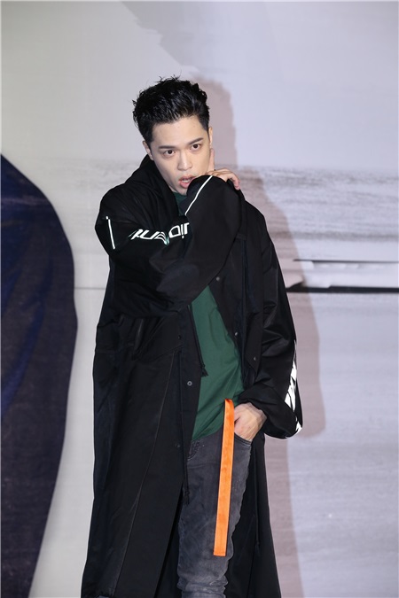 J.SHEON、宋念宇、宫阁出席J.SHEON媒体见面会