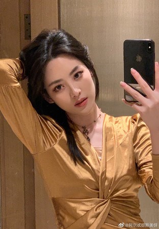 抖音第一美女竟遭爆「是男的」！火大开直播呛：先问你是不是人
