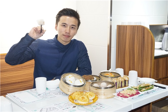 LOLLIPOP成员刘峻纬出席点点心《点点心》新店开幕