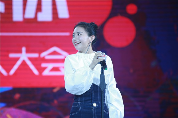 群星助阵搜狐视频出品人大会 包文婧、大鹏、许婧等璀璨亮相