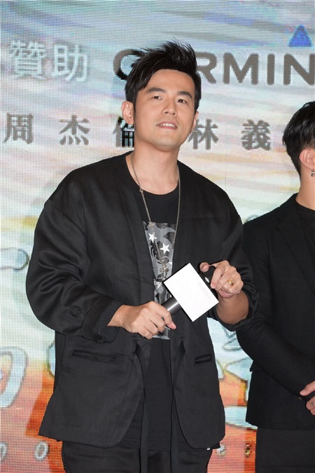 周杰伦、赖雅妍、黄远出席电影《一万公里的约定》首映礼